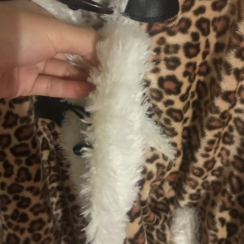 Never worn Poncho - Picture 3 of 4